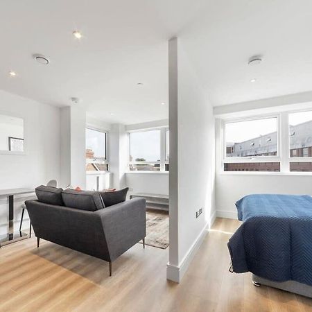 Bright Contemporary Studio In East Grinstead Exterior foto